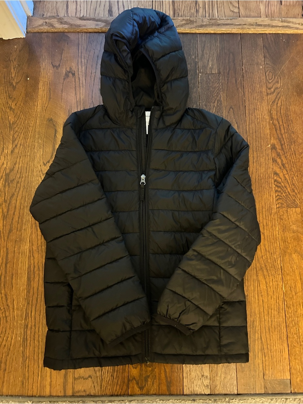 Amazon Essentials kids Black Hooded Puffer Jacket. Size L